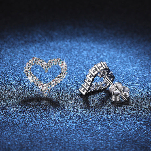 [Plus&Max]SPARKLING HEART-SHAPED MOISSANITE STUD EARRINGS