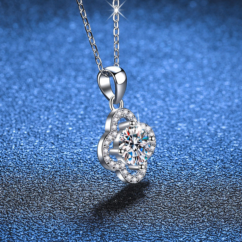 [Plus&Max]CLASSIC CLOVER MOISSANITE PENDANT NECKLACE