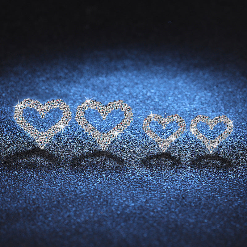 [Plus&Max]SPARKLING HEART-SHAPED MOISSANITE STUD EARRINGS