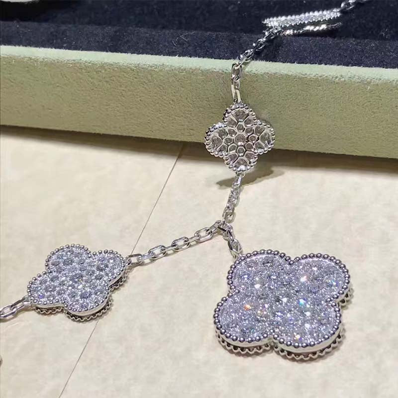 [Plus&Max]CLOVER 6 MOTIFS SILVER DIAMOND BRACELET