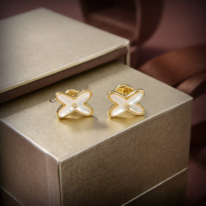[Plus&Max]JEUX DE WHITE MOP GOLD DIAMOND EARRINGS
