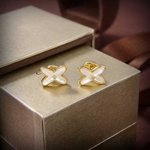 [Plus&Max]JEUX DE WHITE MOP GOLD DIAMOND EARRINGS