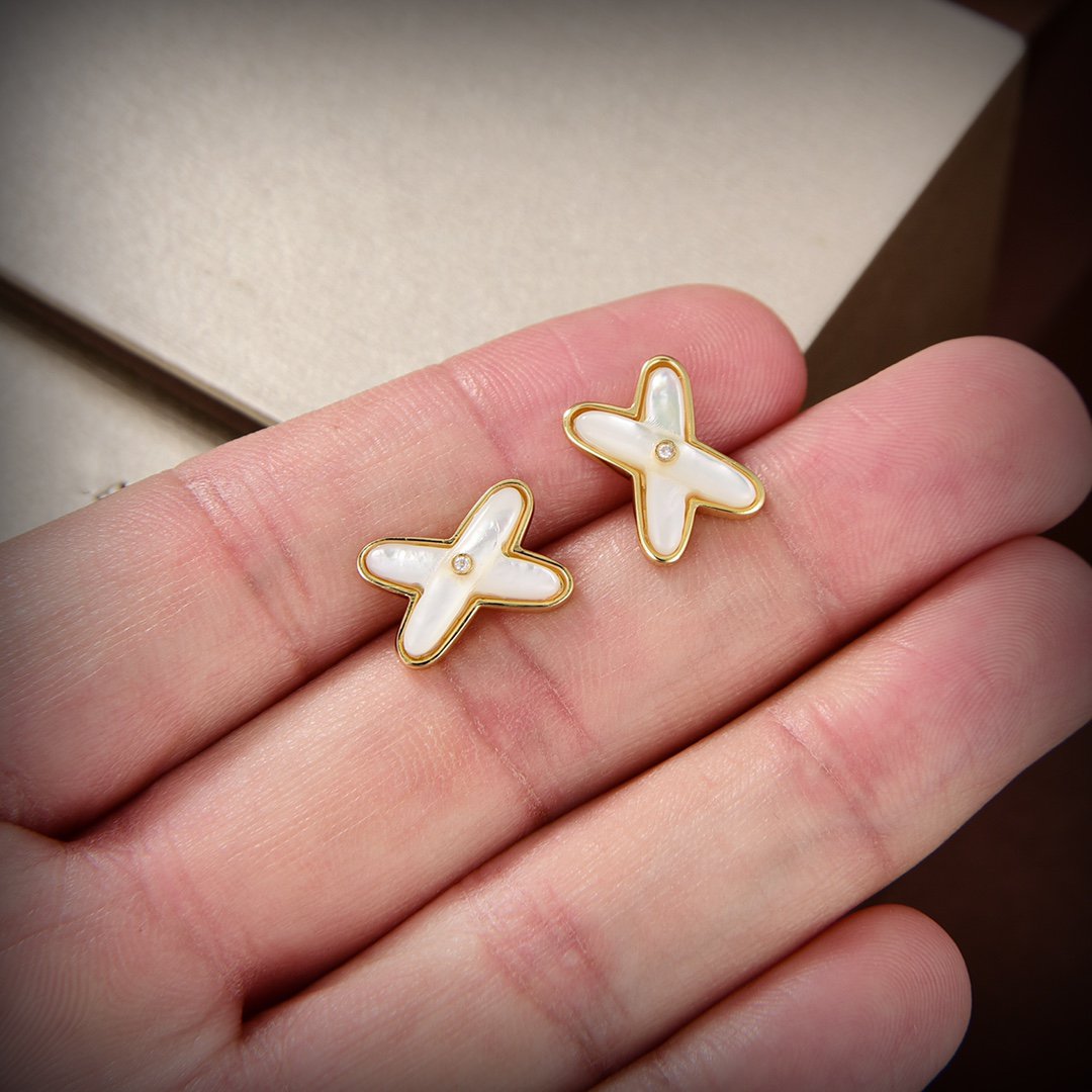 [Plus&Max]JEUX DE WHITE MOP GOLD DIAMOND EARRINGS