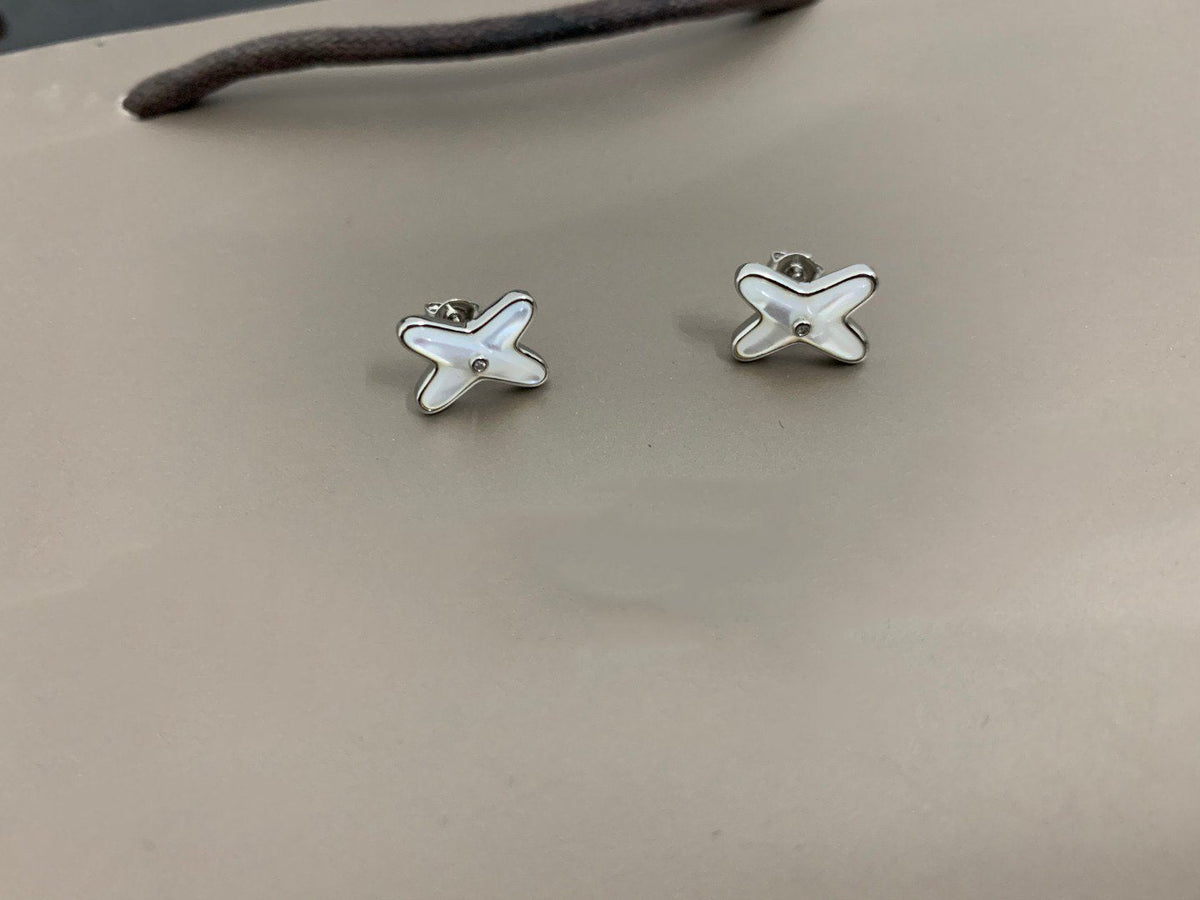 [Plus&Max]JEUX DE WHITE MOP SILVER DIAMOND EARRINGS