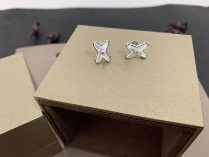 [Plus&Max]JEUX DE WHITE MOP SILVER DIAMOND EARRINGS