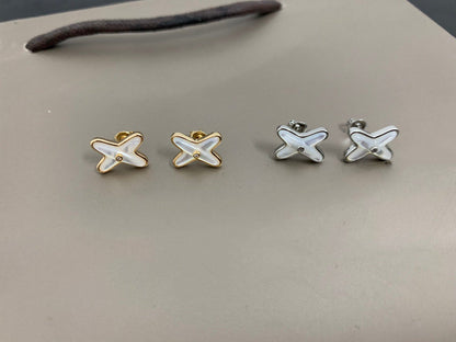 [Plus&Max]JEUX DE WHITE MOP SILVER DIAMOND EARRINGS