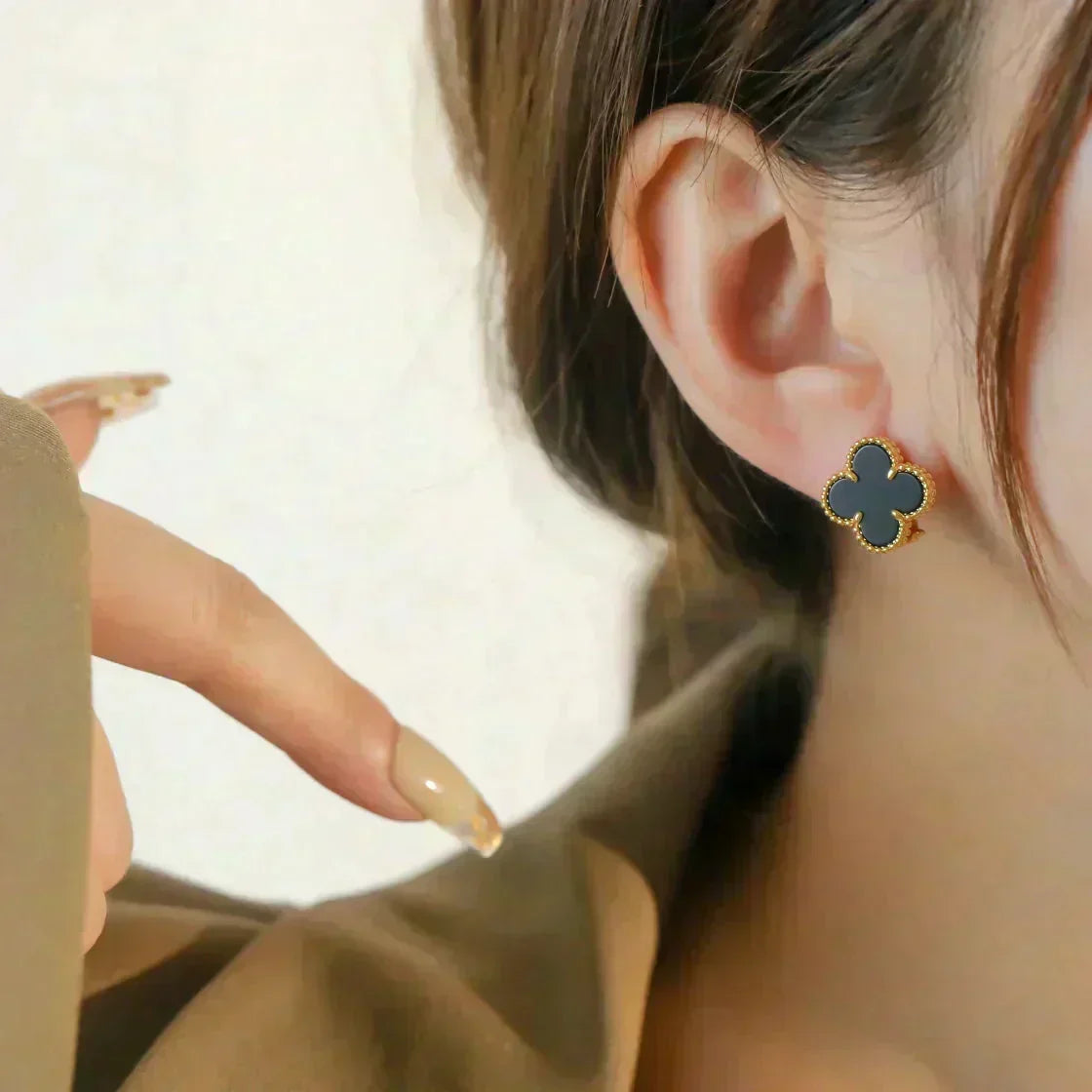 [Plus&Max]CLOVER MEDIUM 1 MOTIFS  ONYX STUD EARRINGS