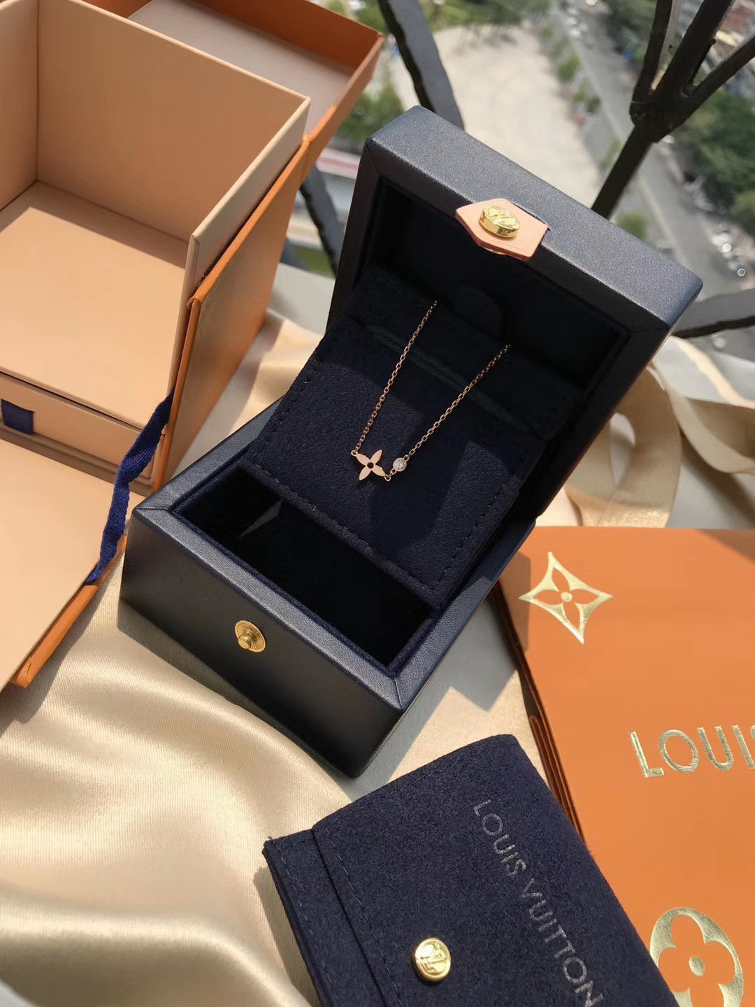 [Plus&Max]BLOSSOM PENDANT PINK GOLD AND DIAMOND