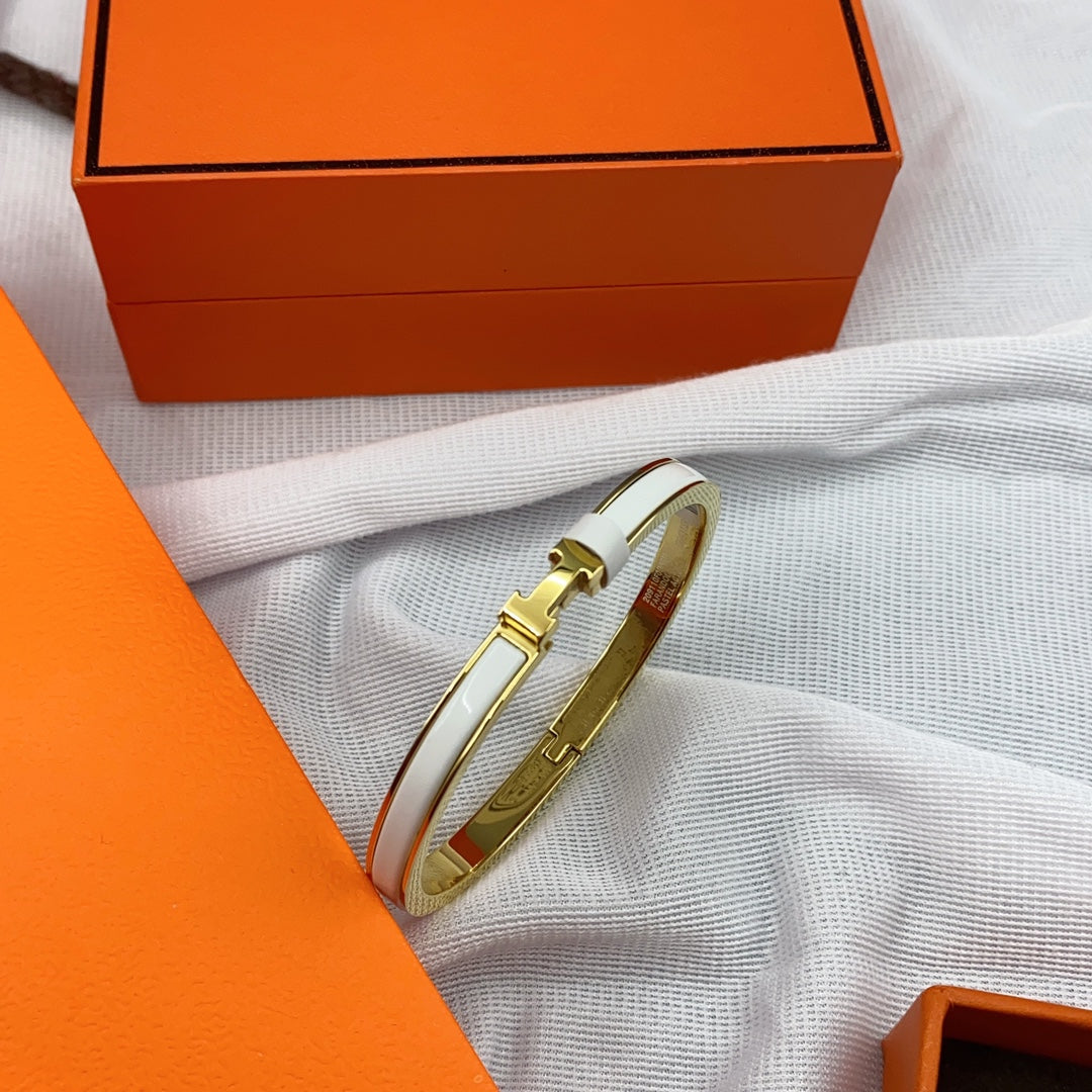 [Plus&Max]CLASSIC HM CLIC WHITE 8MM ENAMEL BRACELET