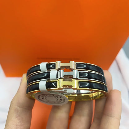 [Plus&Max]CLASSIC HM CLIC BLACK 8MM ENAMEL BRACELET