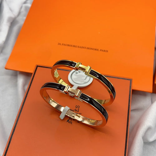 [Plus&Max]CLASSIC HM CLIC BLACK 8MM ENAMEL BRACELET