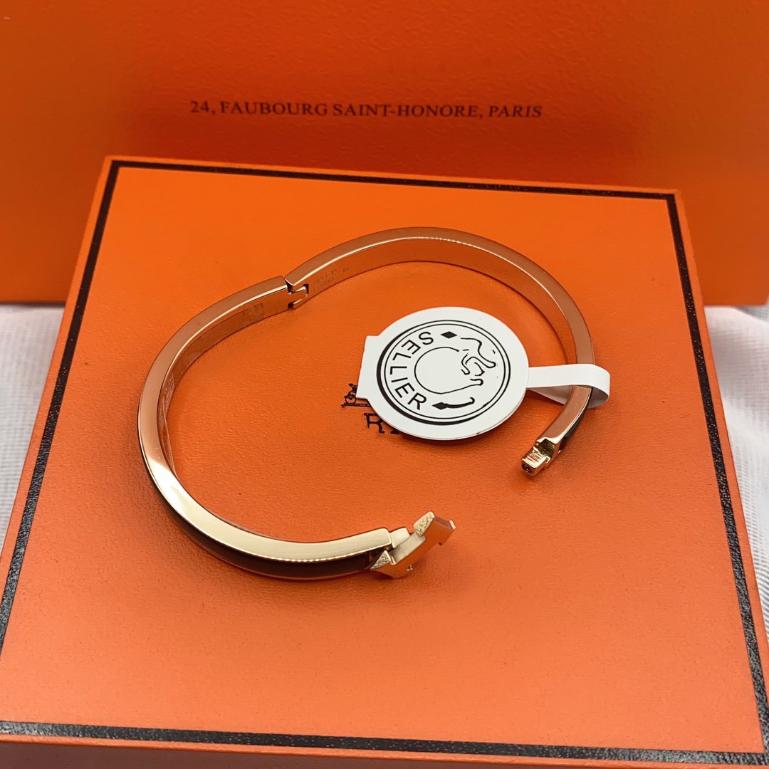 [Plus&Max]CLASSIC HM CLIC BLACK 8MM ENAMEL BRACELET