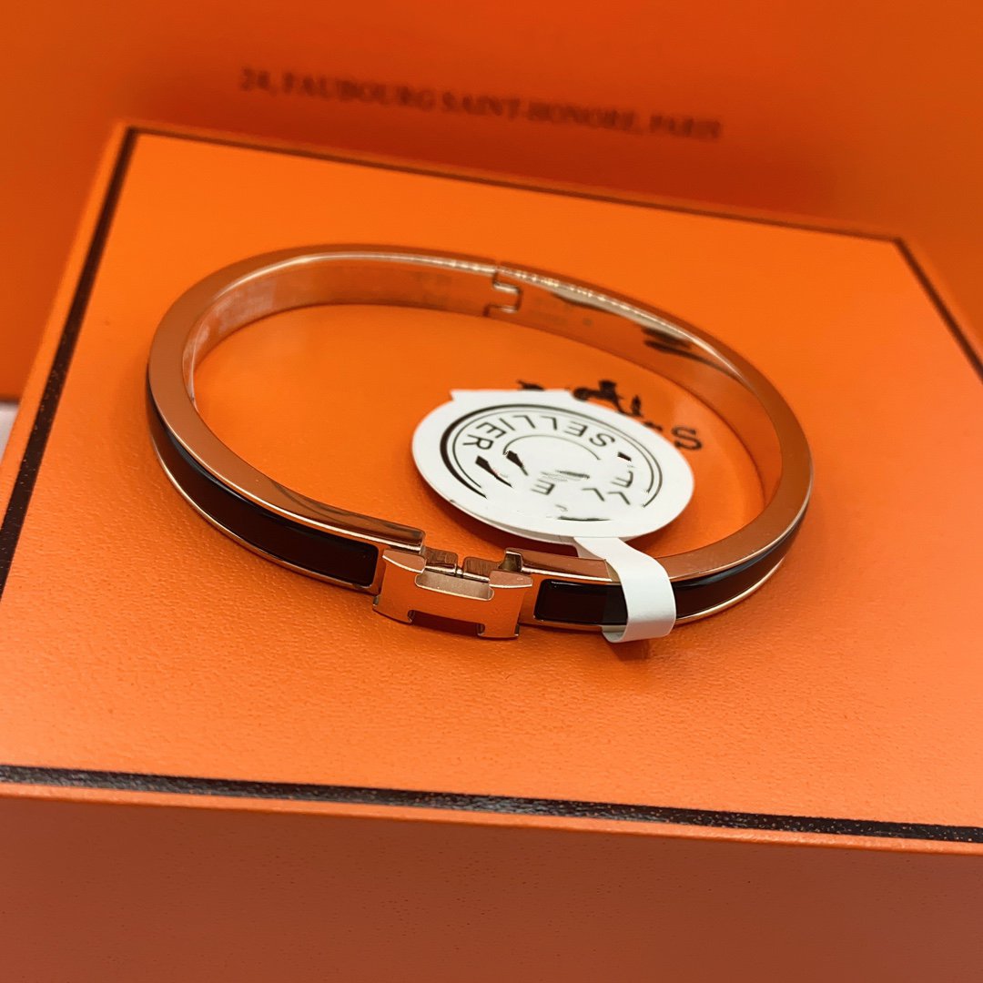 [Plus&Max]CLASSIC HM CLIC BLACK 8MM ENAMEL BRACELET