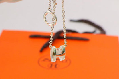 [Plus&Max]HM NECKLACE H LETTER OVAL SERIES