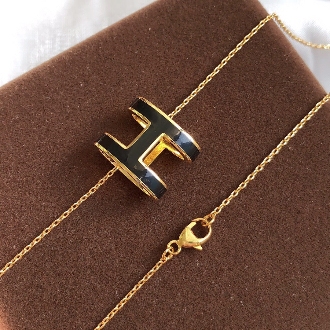 [Plus&Max]HM CLIC BLACK ENAMEL GOLD NECKLACE