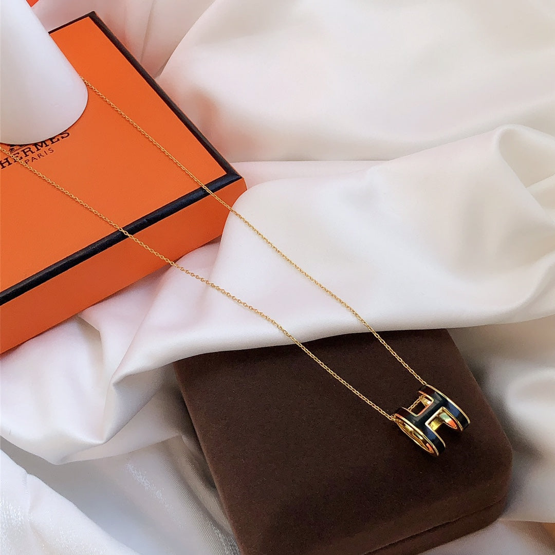 [Plus&Max]HM CLIC BLACK ENAMEL GOLD NECKLACE