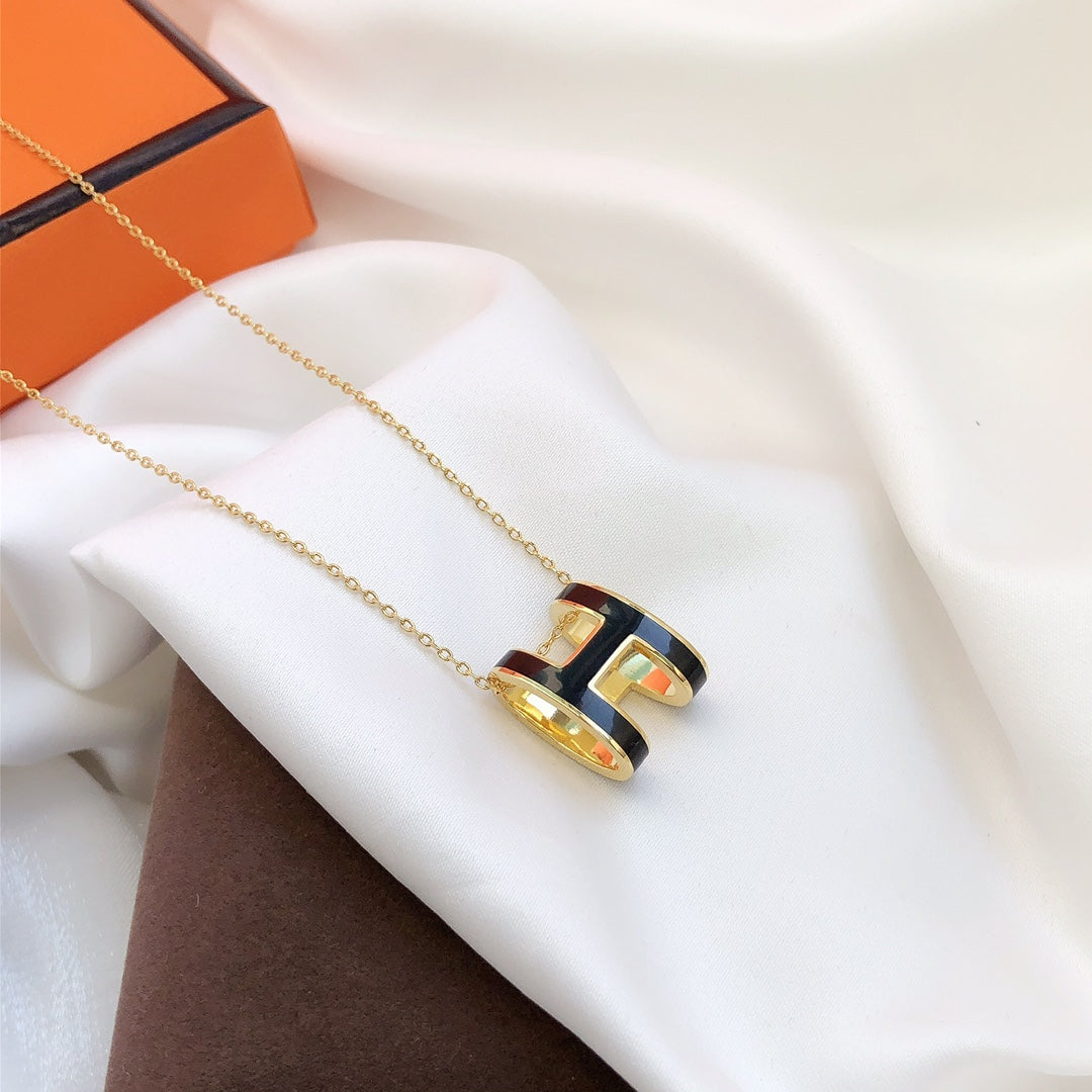 [Plus&Max]HM CLIC BLACK ENAMEL GOLD NECKLACE