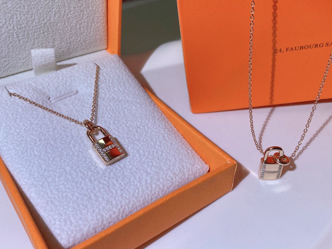 [Plus&Max]HM ADVANCED NICHE LOCK HEAD NECKLACE DIAMONDS