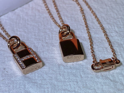 [Plus&Max]HM ADVANCED NICHE LOCK HEAD NECKLACE DIAMONDS