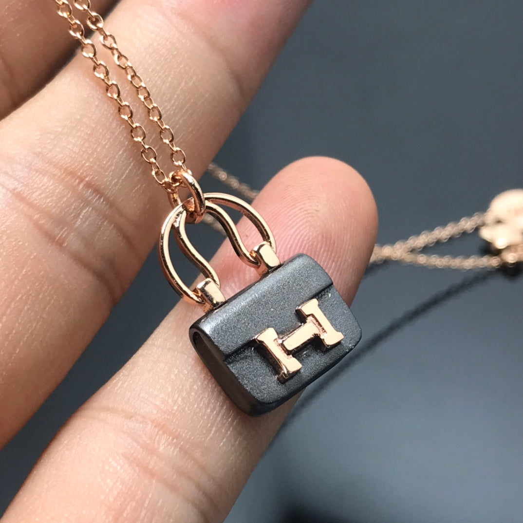 [Plus&Max]WOMEN'S HM AMULETTES CONSTANCE PENDANT NECKLACE