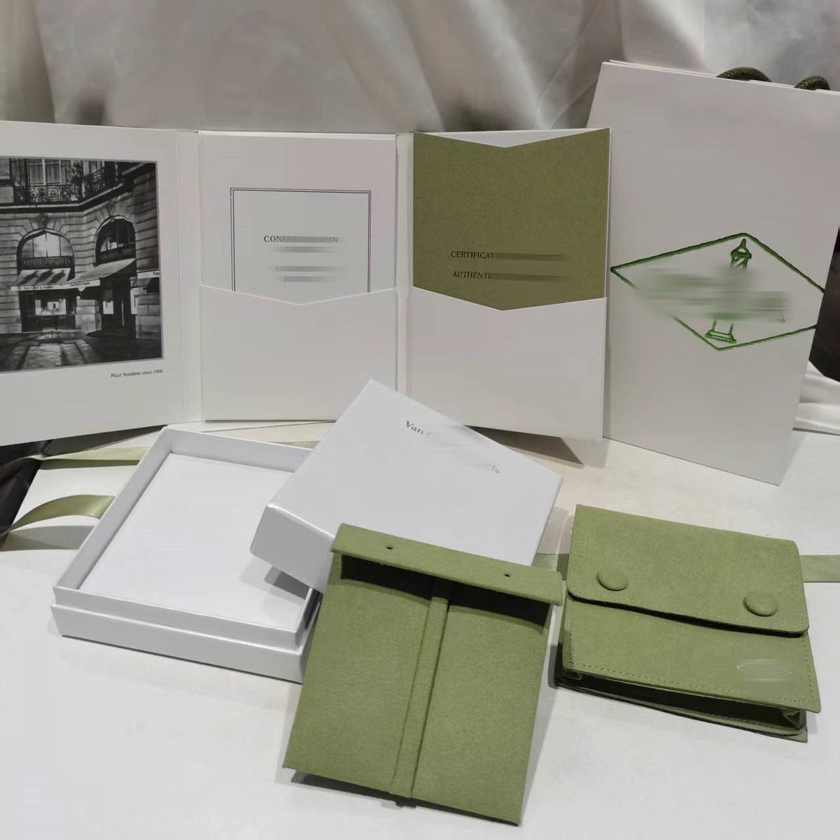 [Plus&Max]CLOVER BRAND JEWELRY BOX