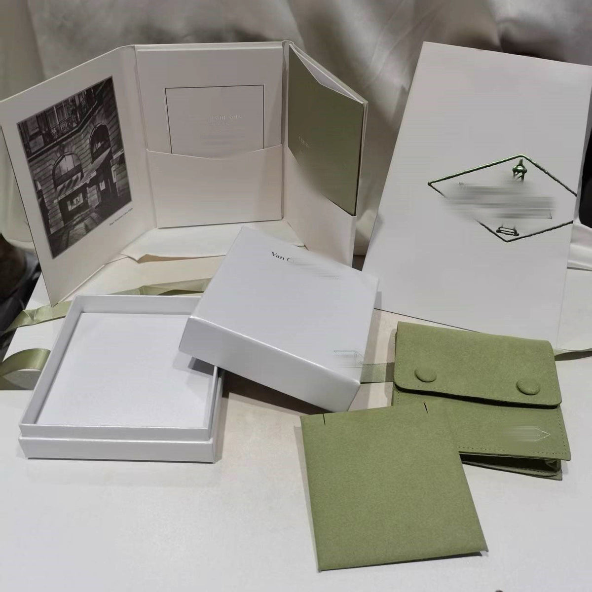 [Plus&Max]CLOVER BRAND JEWELRY BOX