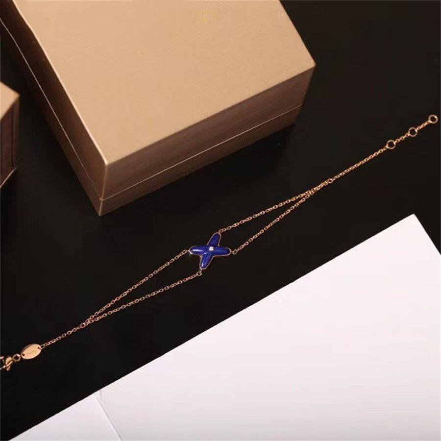 [Plus&Max]Hollow Design Four-Leaf Clover Flower Shape Bracelet