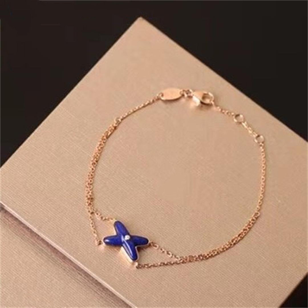 [Plus&Max]Hollow Design Four-Leaf Clover Flower Shape Bracelet