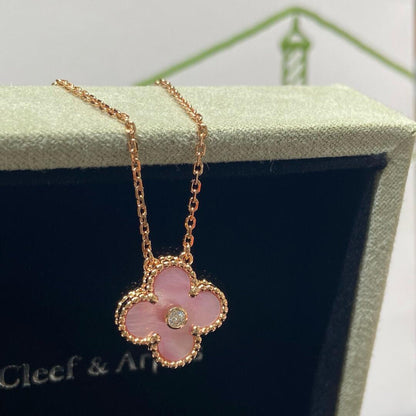 [Plus&Max]CLOVER 15MM DIAMOND PINK MOP NECKLACE