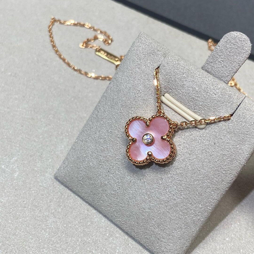 [Plus&Max]CLOVER 15MM DIAMOND PINK MOP NECKLACE