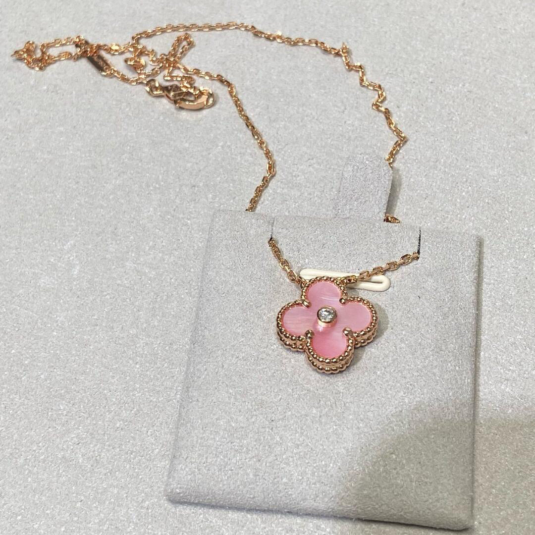 [Plus&Max]CLOVER 15MM DIAMOND PINK MOP NECKLACE
