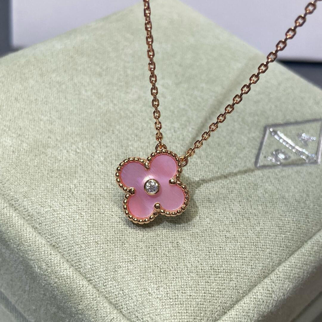 [Plus&Max]CLOVER 15MM DIAMOND PINK MOP NECKLACE