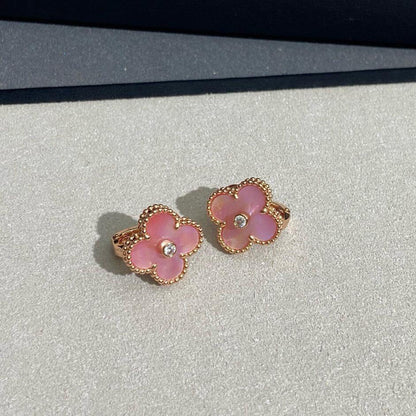 [Plus&Max]CLOVER MEDIUM 1 DIAMOND PINK EARRINGS