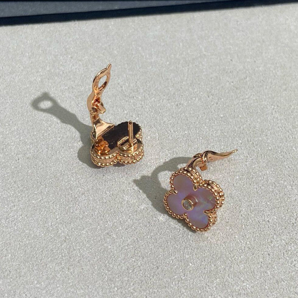 [Plus&Max]CLOVER MEDIUM 1 DIAMOND PINK EARRINGS