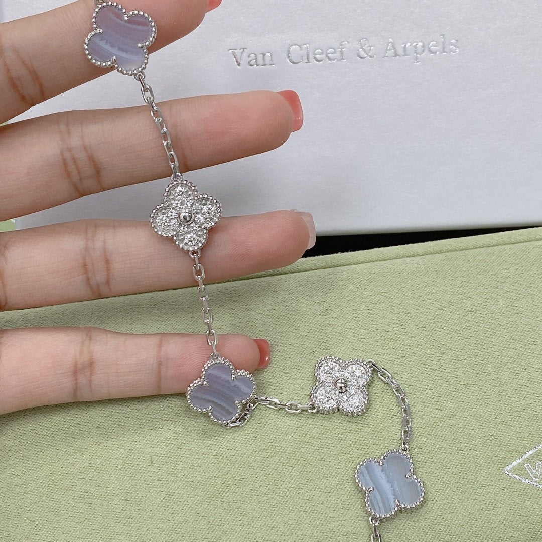 [Plus&Max]LUCKY CLOVER 5-MOTIF BRACELET - PURPLE CHALCEDONY COLLECTION