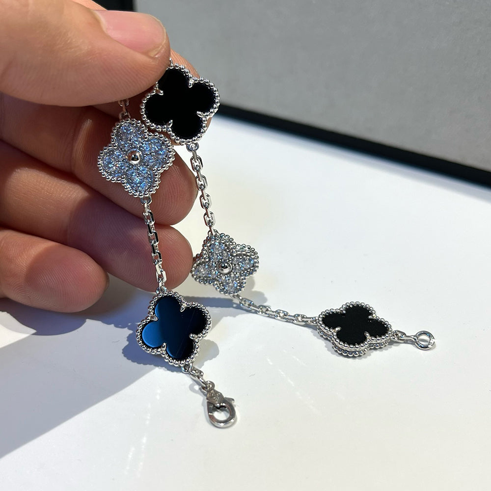 [Plus&Max]LUCKY CLOVER 5-MOTIF BRACELET - BLACK OXNY COLLECTION
