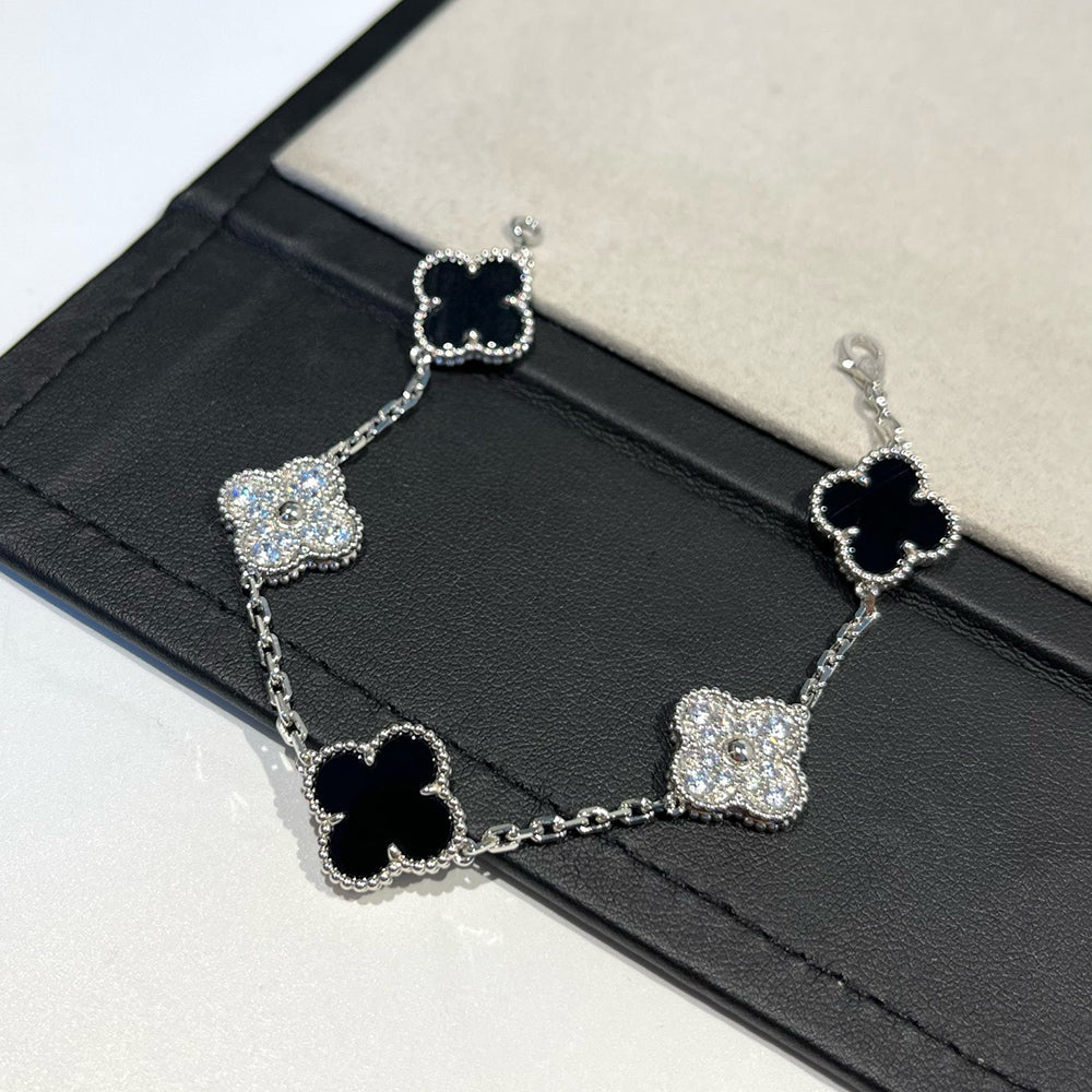 [Plus&Max]LUCKY CLOVER 5-MOTIF BRACELET - BLACK OXNY COLLECTION