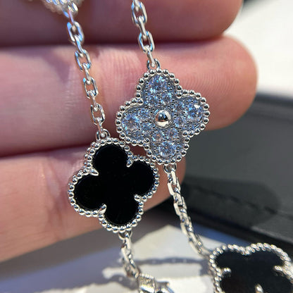 [Plus&Max]LUCKY CLOVER 5-MOTIF BRACELET - BLACK OXNY COLLECTION