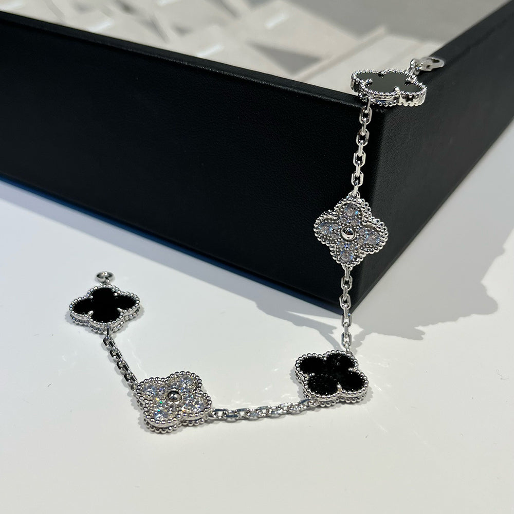 [Plus&Max]LUCKY CLOVER 5-MOTIF BRACELET - BLACK OXNY COLLECTION