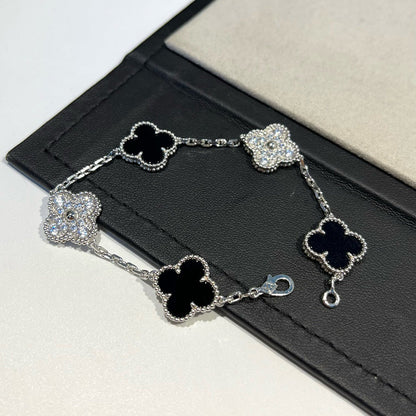 [Plus&Max]LUCKY CLOVER 5-MOTIF BRACELET - BLACK OXNY COLLECTION