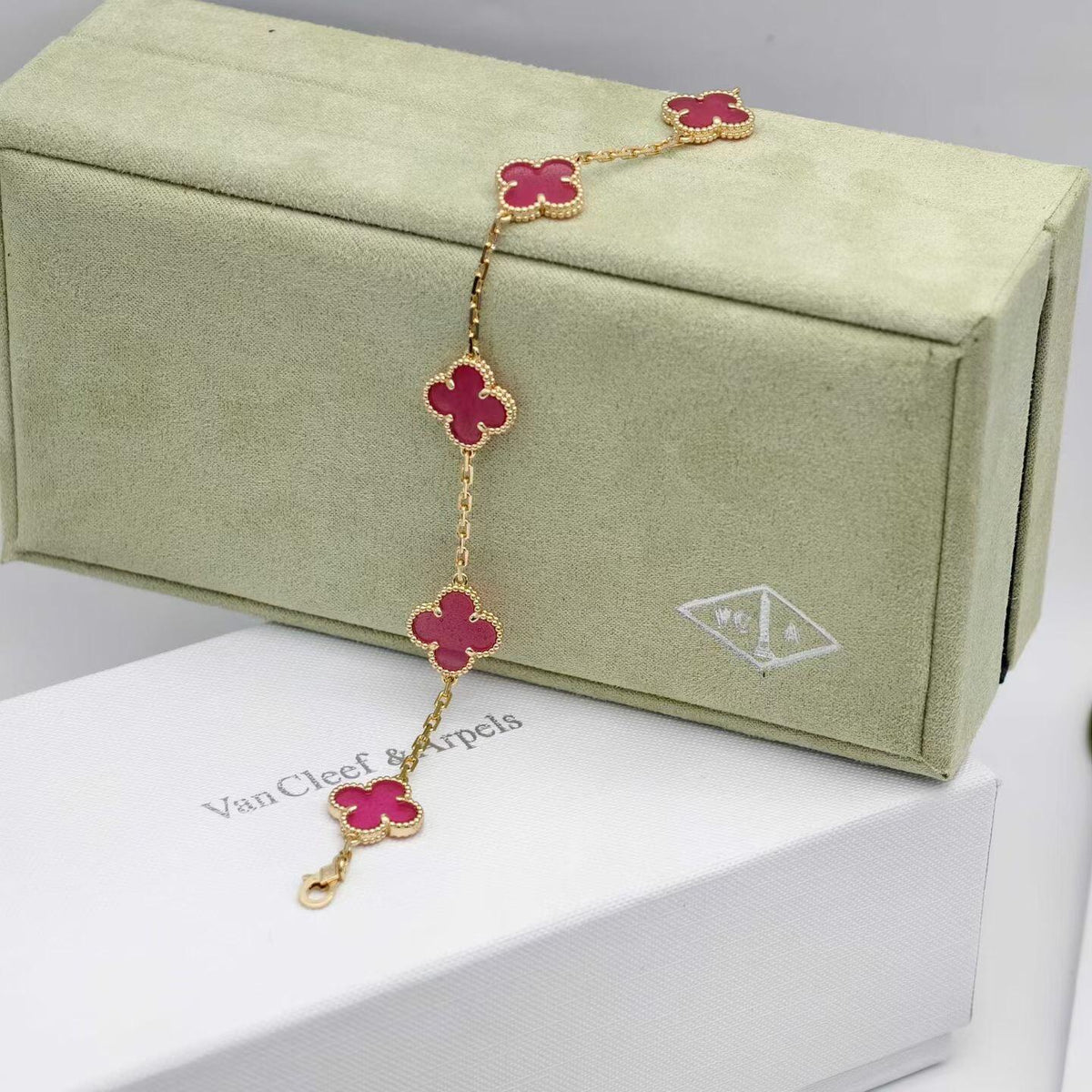[Plus&Max]NEW CLOVER 5 MOTIFS PINK ENAMEL BRACELET