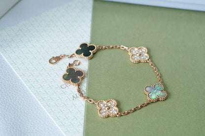 [Plus&Max]LUCKY CLOVER 5-MOTIF BRACELET - GREY MOTHER-OF-PEARL COLLECTION
