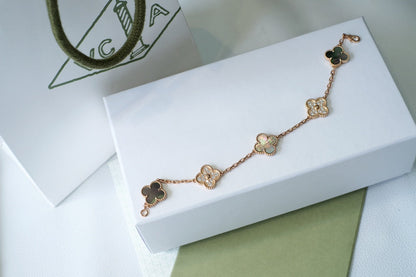 [Plus&Max]LUCKY CLOVER 5-MOTIF BRACELET - GREY MOTHER-OF-PEARL COLLECTION