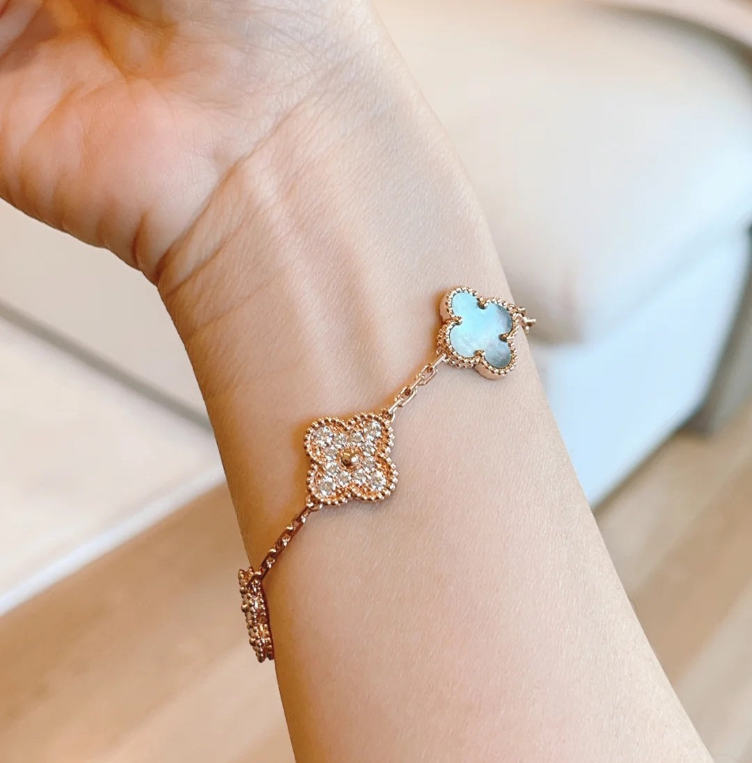 [Plus&Max]LUCKY CLOVER 5-MOTIF BRACELET - GREY MOTHER-OF-PEARL COLLECTION