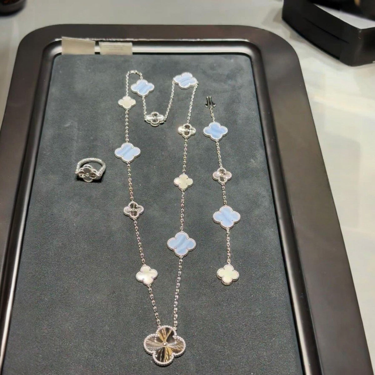[Plus&Max]DETACHABLE CLOVER 15(11+4) FLOWER SILVER NECKLACE SET