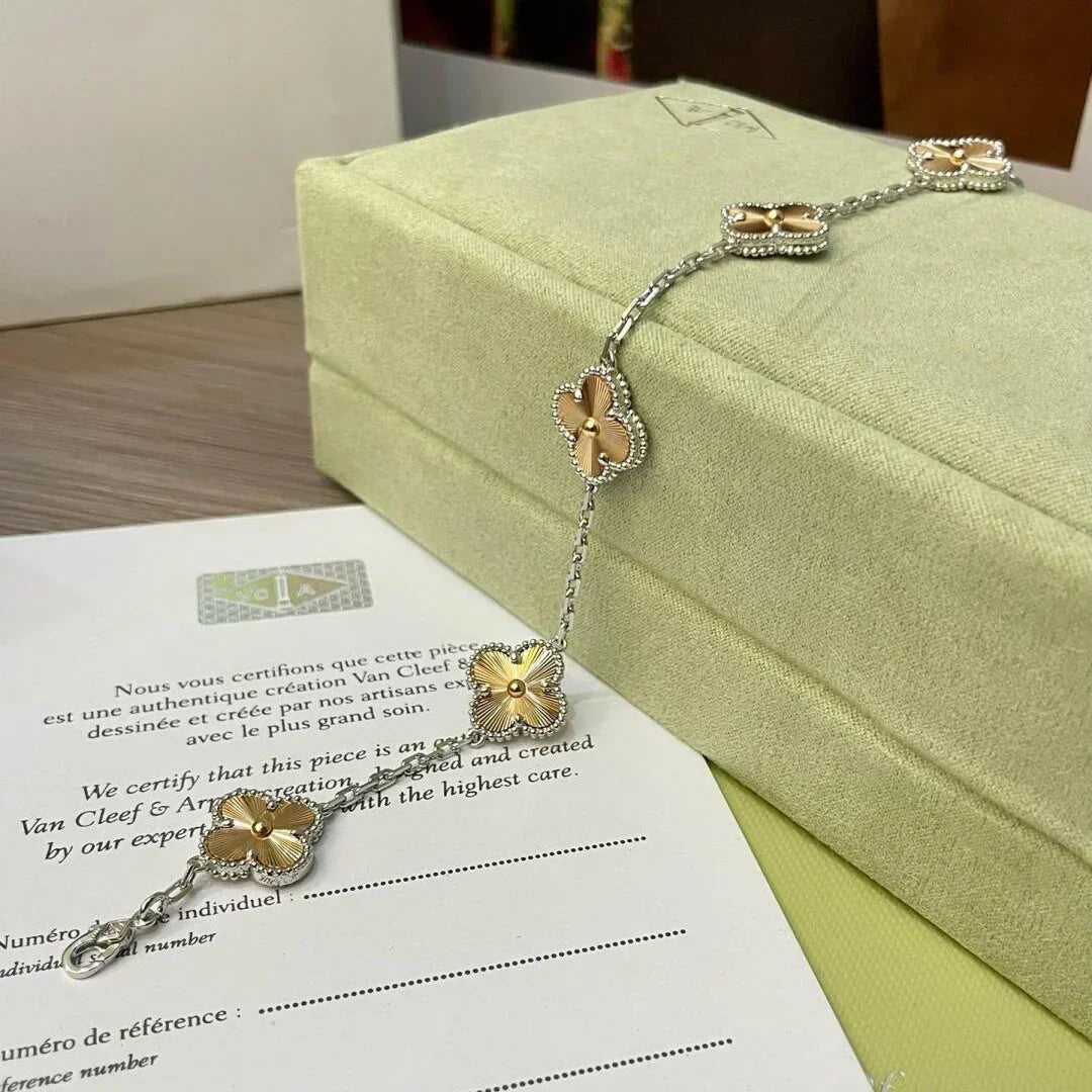 [Plus&Max]LUCKY CLOVER 5-MOTIF BRACELET - LASER COLLECTION