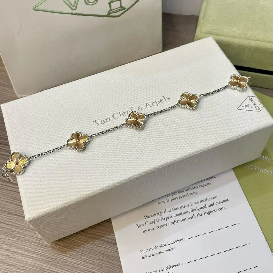 [Plus&Max]LUCKY CLOVER 5-MOTIF BRACELET - LASER COLLECTION