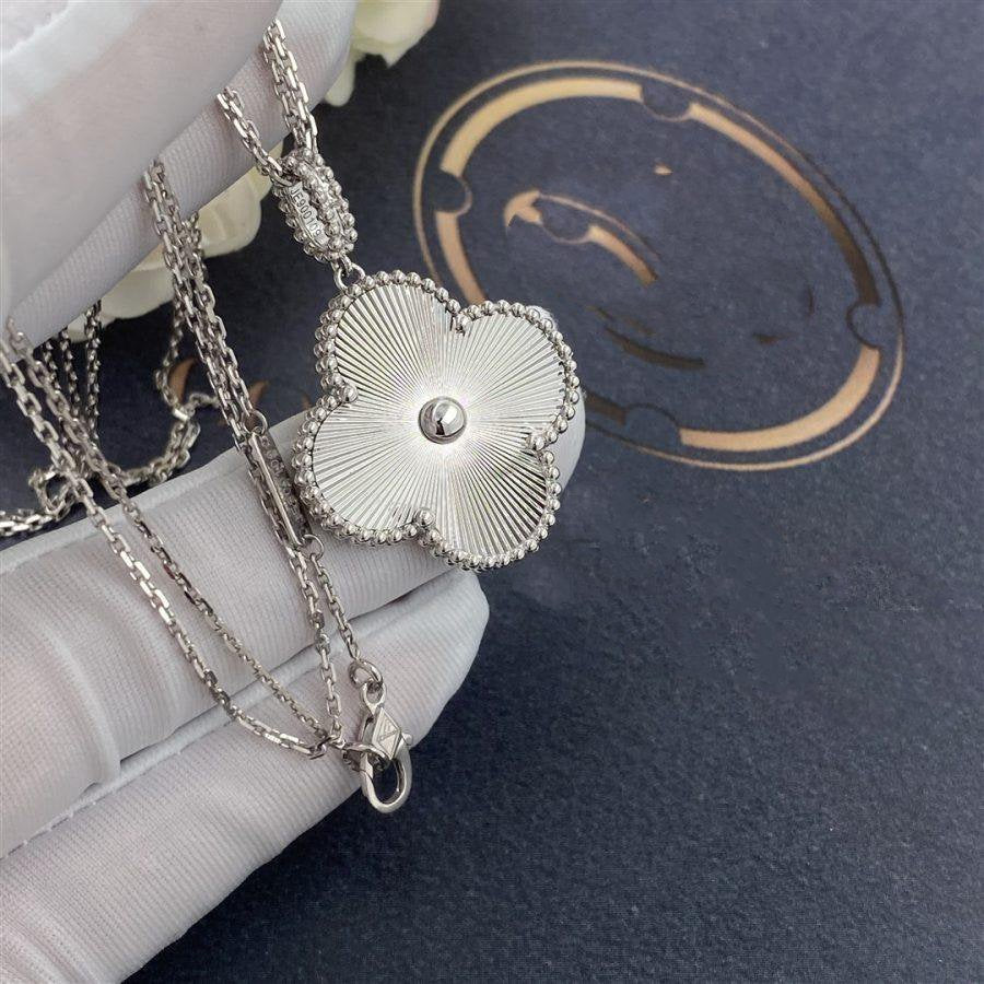 [Plus&Max]CLOVER 25MM SILVER BIG CLOVER NECKLACE