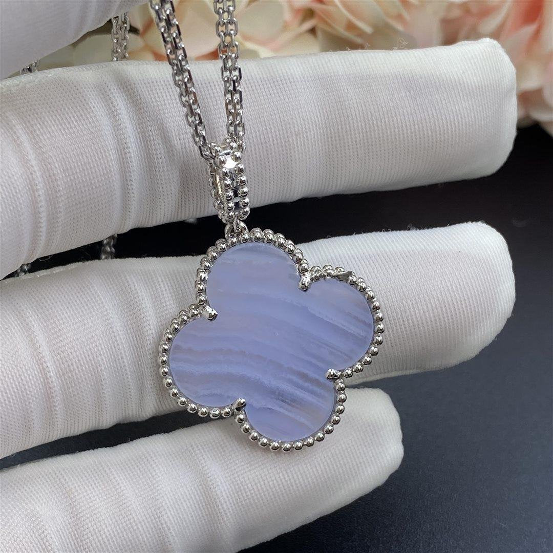 [Plus&Max]CLOVER SILVER CHALCEDONY BIG CLOVER NECKLACE