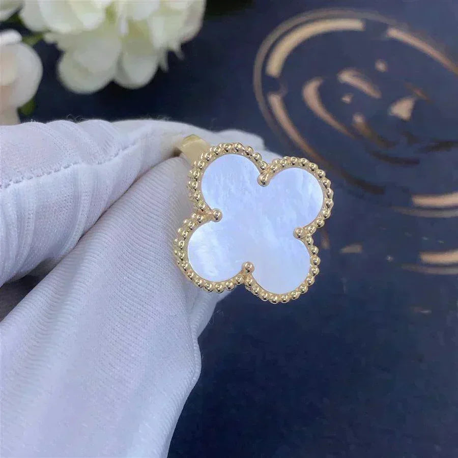 [Plus&Max]CLOVER WHITE MOP RING